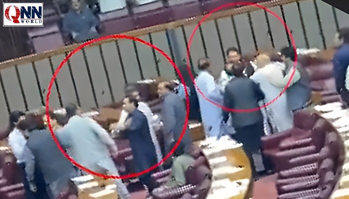قومی اسمبلی: پی ٹی آئی ارکان اقبال آفریدی اور جنید اکبر میں تلخ کلامی، جھگڑا ہوگیا