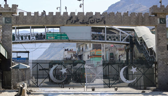 پاک افغان دوطرفہ تجارت اور ٹرانزٹ تجارت کی بندش سے پاکستان اور افغانستان کو اربوں روپے کا نقصان