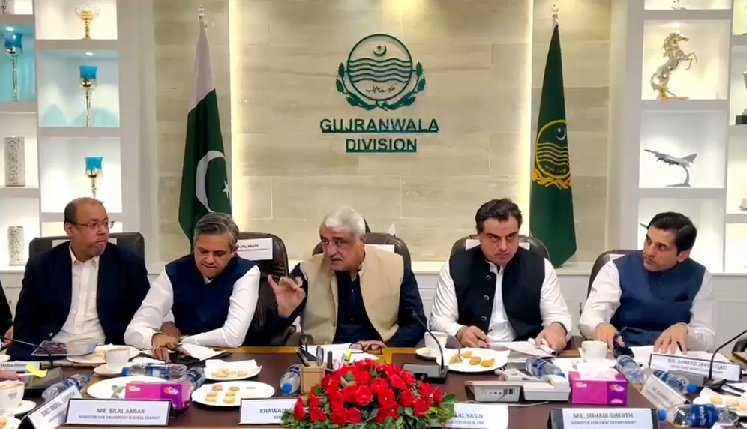 محرم الحرام سکیورٹی: گوجرانوالہ و گجرات ڈویژن کے لیے فوج اور رینجرز طلب، صوبائی وزراء کا دورہ