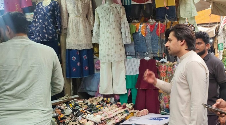 ڈپٹی کمشنر کی ہدایت پر اوکاڑہ میں تجاوزات کے خلاف کارروائیاں، دکانداروں کو وارننگ