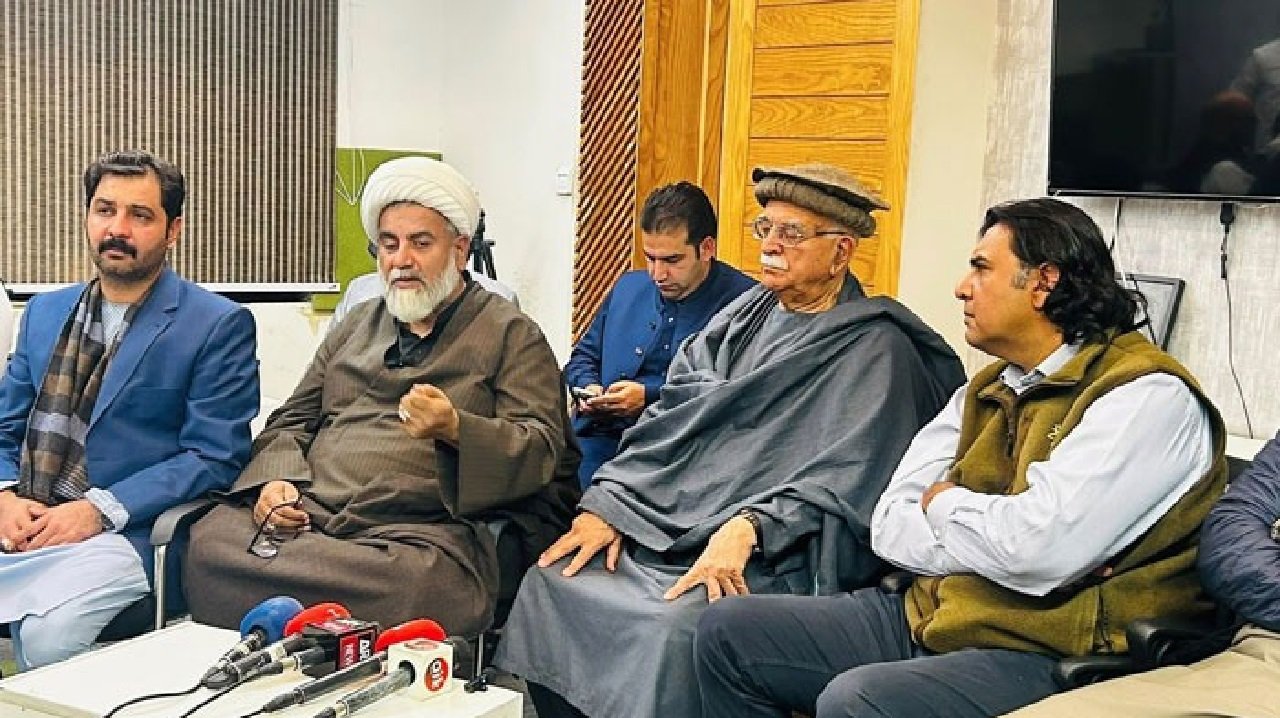 ملک سیاسی و سکیورٹی بحران سے دوچار، قومی مکالمے کی ضرورت ہے: اپوزیشن رہنما
