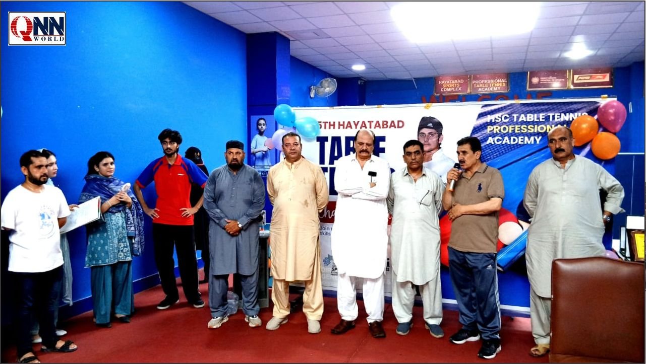 حیات آباد سپورٹس کمپلیکس میں سنسنی خیز مقابلوں کے بعد فاتحین میں ٹرافیاں تقسیم، انعامات کا اعلان