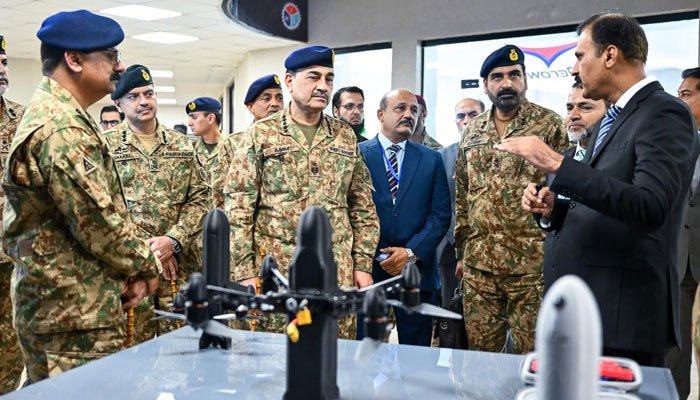 دفاعی پیداوار میں خود انحصاری پر زور، فیلڈ مارشل عاصم منیر کا پی او ایف واہ کا دورہ