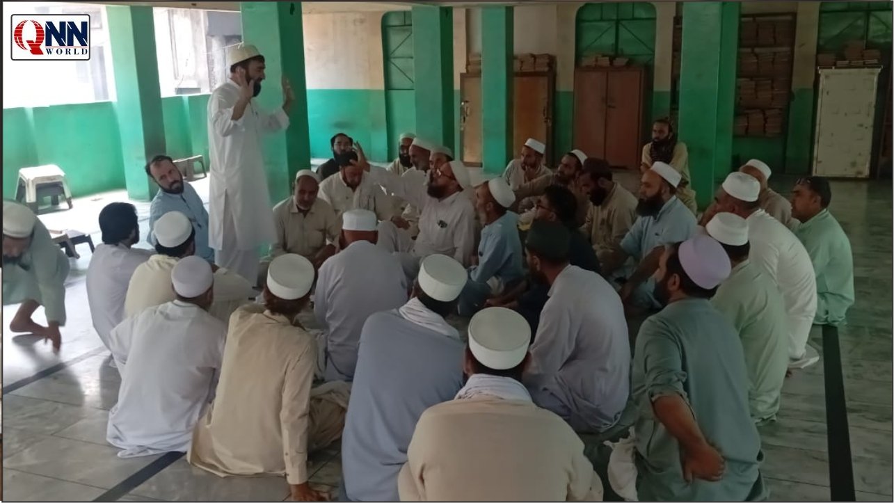 اساتذہ کی کمی اور غیر تدریسی ذمہ داریوں کے خلاف لنڈی کوتل کے پرائمری اساتذہ کا احتجاج، واٹس ایپ گروپس چھوڑ دیے