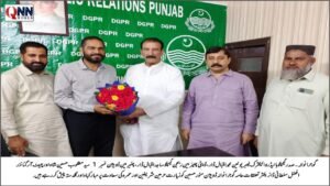 گوجرانوالہ: ڈائریکٹر تعلقات عامہ منور حسین کو زیارت حرمین شریفین اور عمرہ کی ادائیگی پر مبارکباد