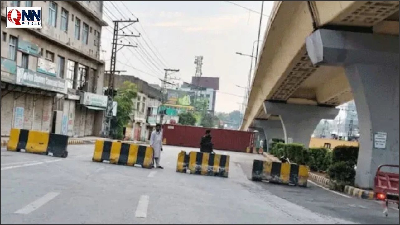 پشاور میں راستوں کی بندش: باچا خان چوک اور خیبر روڈ پر کنٹینرز رکھ دیے گئے، بس سروس عارضی معطل