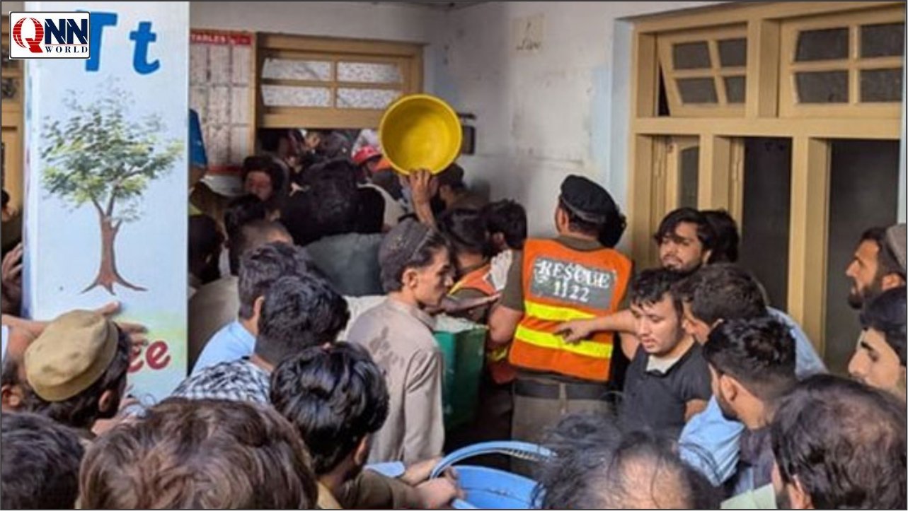 پشاور میں نجی سکول کی چھت گر گئی، 35 افراد جاں بحق، عمارت خستہ حال ہونے کا انکشاف